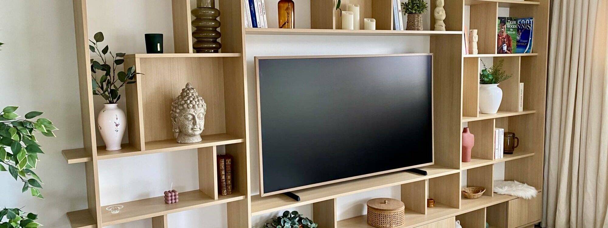 Vous voulez intégrer votre TV mais aussi avoir du rangement ? Saint-Louis